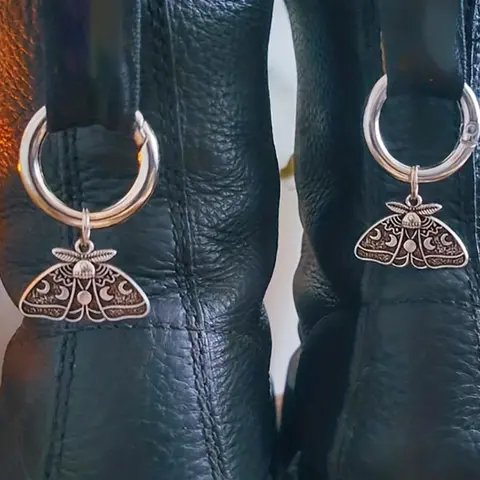 Vintage Moth Design Shoe Charms, Punk Style Shoe Decoration Charms, Fashionable Shoes Decoration for Women & Men, Iron Charms For Shoes, Punk Aesthetic, Shoe Charms For Sneakers, Shoe Accessories, Decorative Shoe Accessories