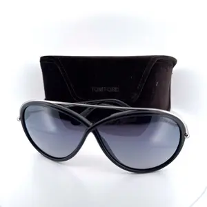 Pre-owned Tom Ford TF451 “Charles” Aviator Sunglasses – Black / Silver Frame with Gradient Gray Lense