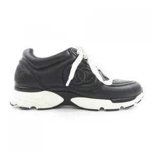 Pre-owned CHANEL Calfskin Small Leather Goods Sneakers