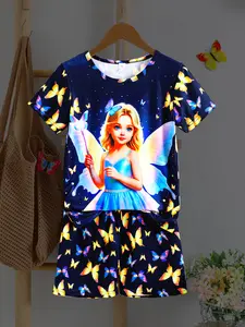Girls’ summer 2-piece set for little kids: cute character elf print crew-neck short-sleeve T-shirt + butterfly digital print elastic pants short-sleeve set; girls’ pajamas; loungewear set; flame-resistant fabric; summer style; everyday casual home style;