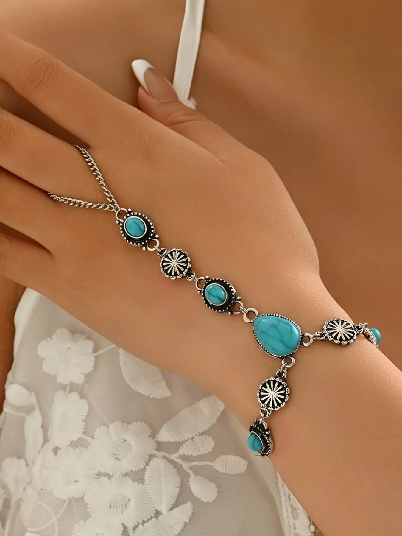 Women's Vintage Ethnic Style Bracelet, Elegant Jewelry Bracelet, Boho Style Bracelet, High Quality Bracelet, Summer Bohemian Design, Zinc Alloy Material, Geometric & Water Drop Patterns, Metal Finish, Bohemian Bracelets