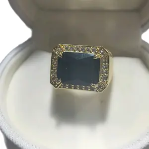 Elegant and Modern Laminated Ring for Daily Use with Square Gemstone and Pave Setting