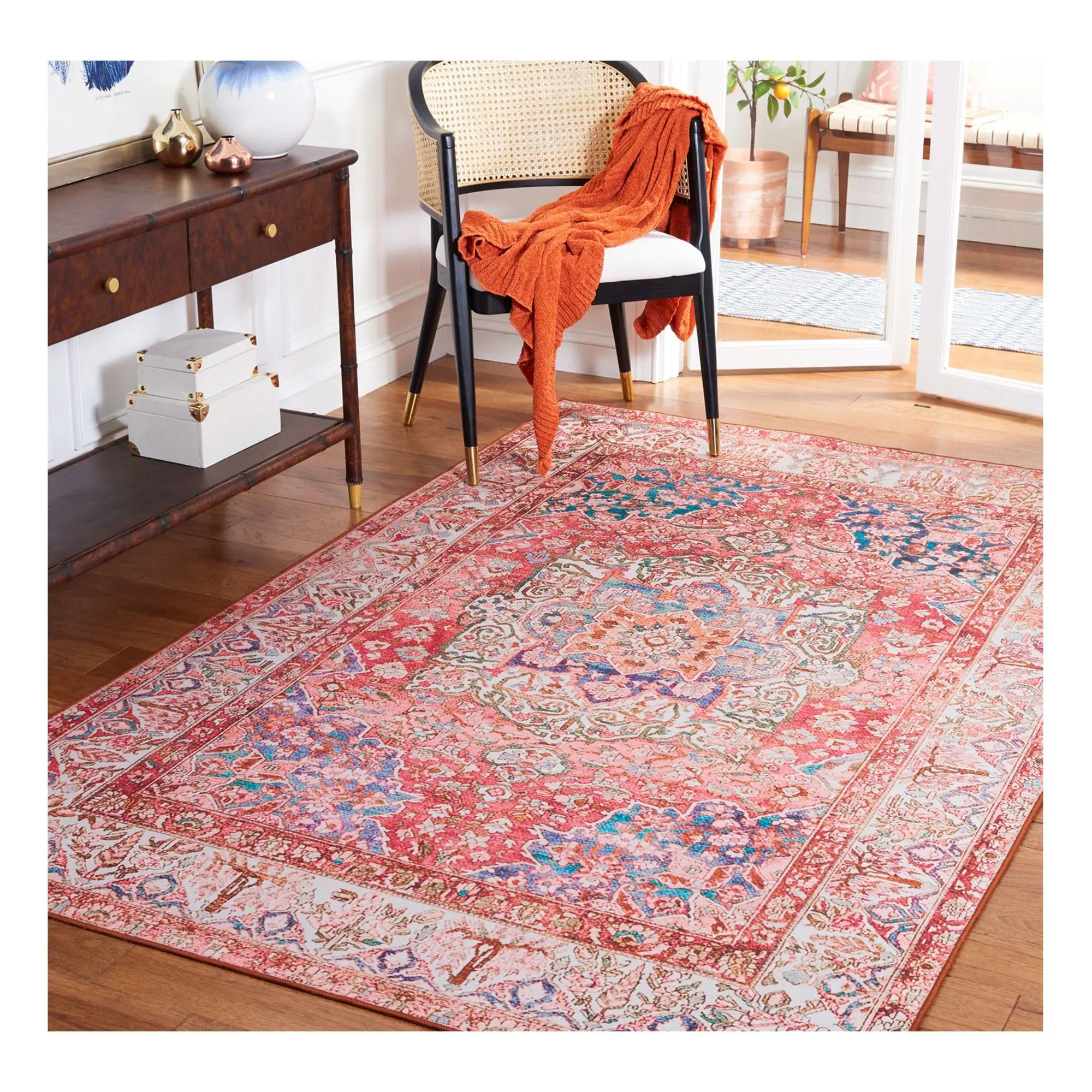 Safavieh Tucson 122 Machine Washable 4' X 6' Rug