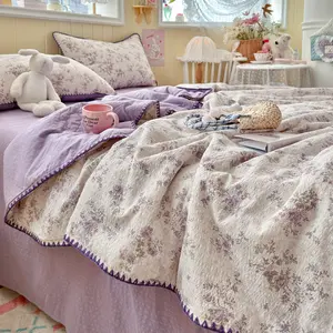 Puff Fabric Shell Embroidered Triangle Summer Quilt, Fresh Floral Princess Style, Animal Plant Print, Suitable for Bedroom Guest Room Apartment