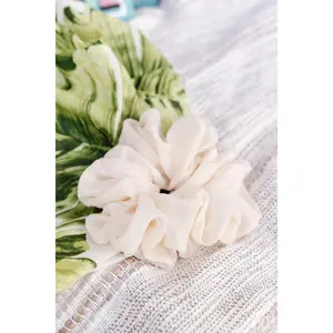 Pearl Jumbo Scrunchie