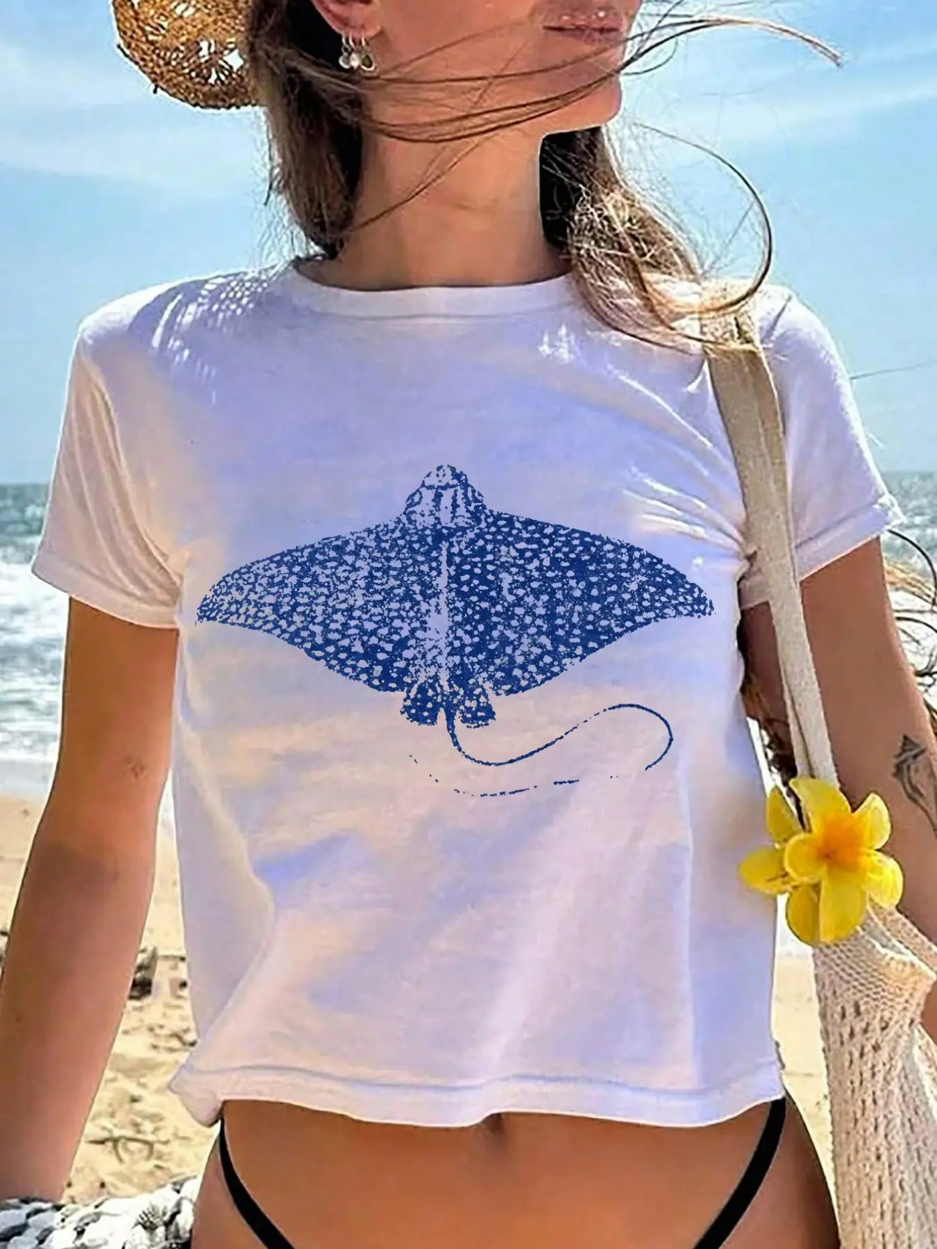 Women's Casual Feminine Summer Fitted Lightweight Short T-Shirt with Ocean Animal Batfish Print, Stylish and Tight-Fitting Round Neck Top for Daily Wear, Perfect for Holidays, Womenswear Fabric, Beach T Shirt