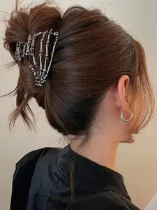 Gothic Style Hair Clip with Skull Claw Design, Gothic Theme Halloween Accessory, Street Devil Jewelry with Demon Influence, Perfect Gift for Couples & Students
