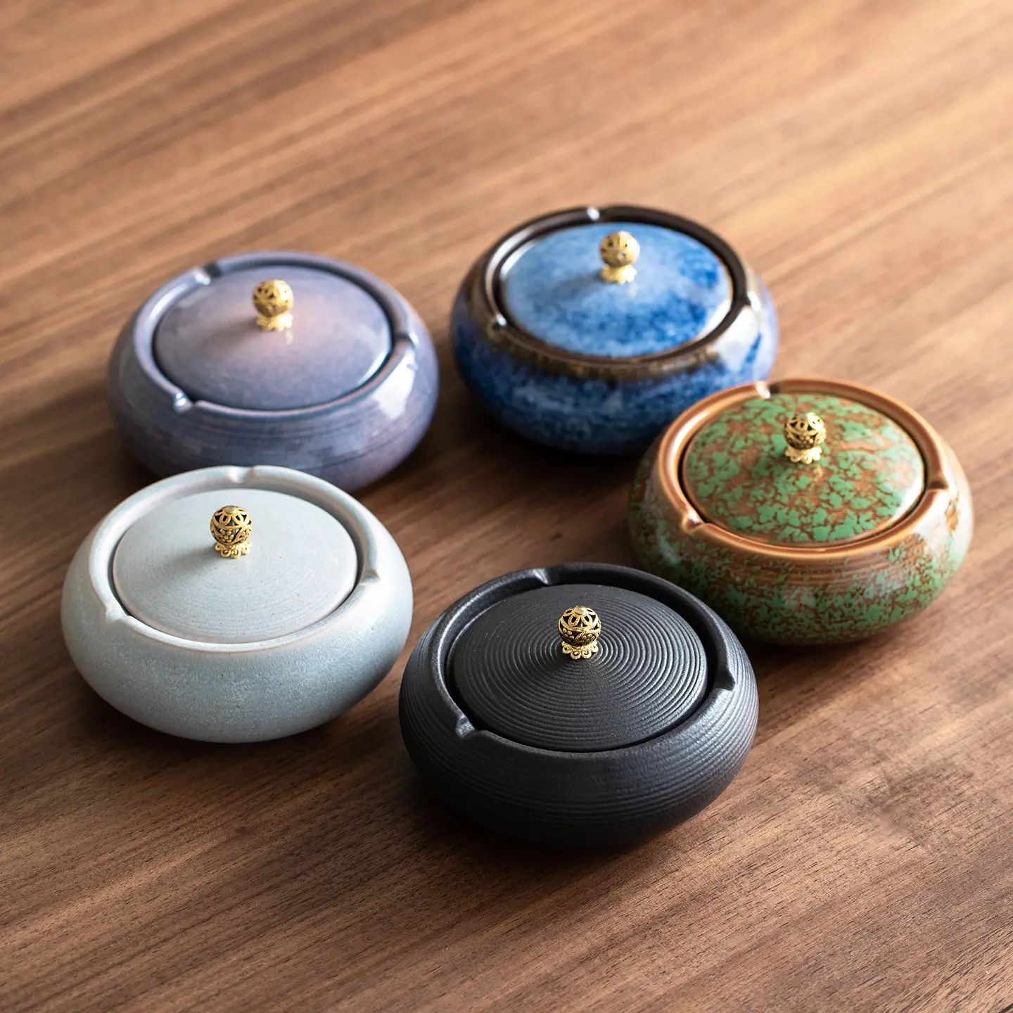 Kiln-Glazed Winter Ceramic Ashtray with Ash Storage, Light Luxury Creative Room Decor, High-End Home Ornament, Unique Gifts for Man for Living Room