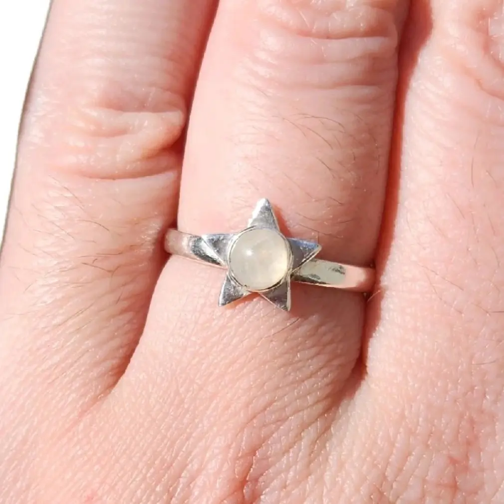 Moonstone Star Sz 8