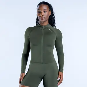 DFYNE stand-up collar zip-up jacket, moderately thick and quick-drying, looks great worn alone or layered.