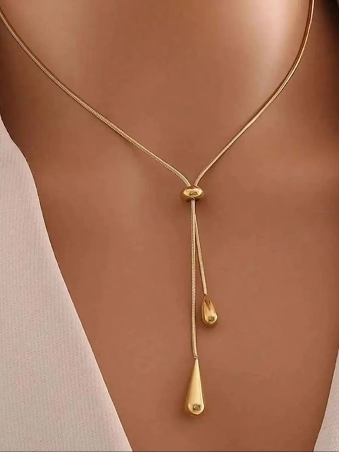 Stainless Steel Vintage Minimalist Water Drop Pendant Necklace, Glossy Metal Design, Fashion Accessory for Daily Wear, Minimalist Chain, Dainty Fashion Jewelry, Dainty Minimalist Design
