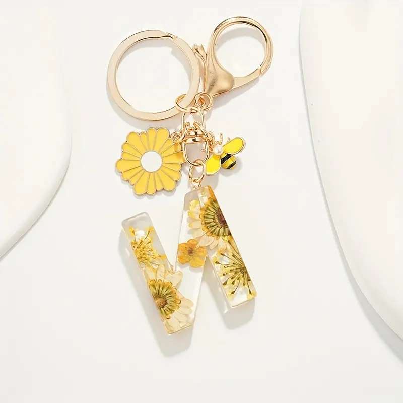 1 /20Pcs resin letter keychain resin daisy letter keychain bee charm bag hanging key accessories Valentine's Day gift