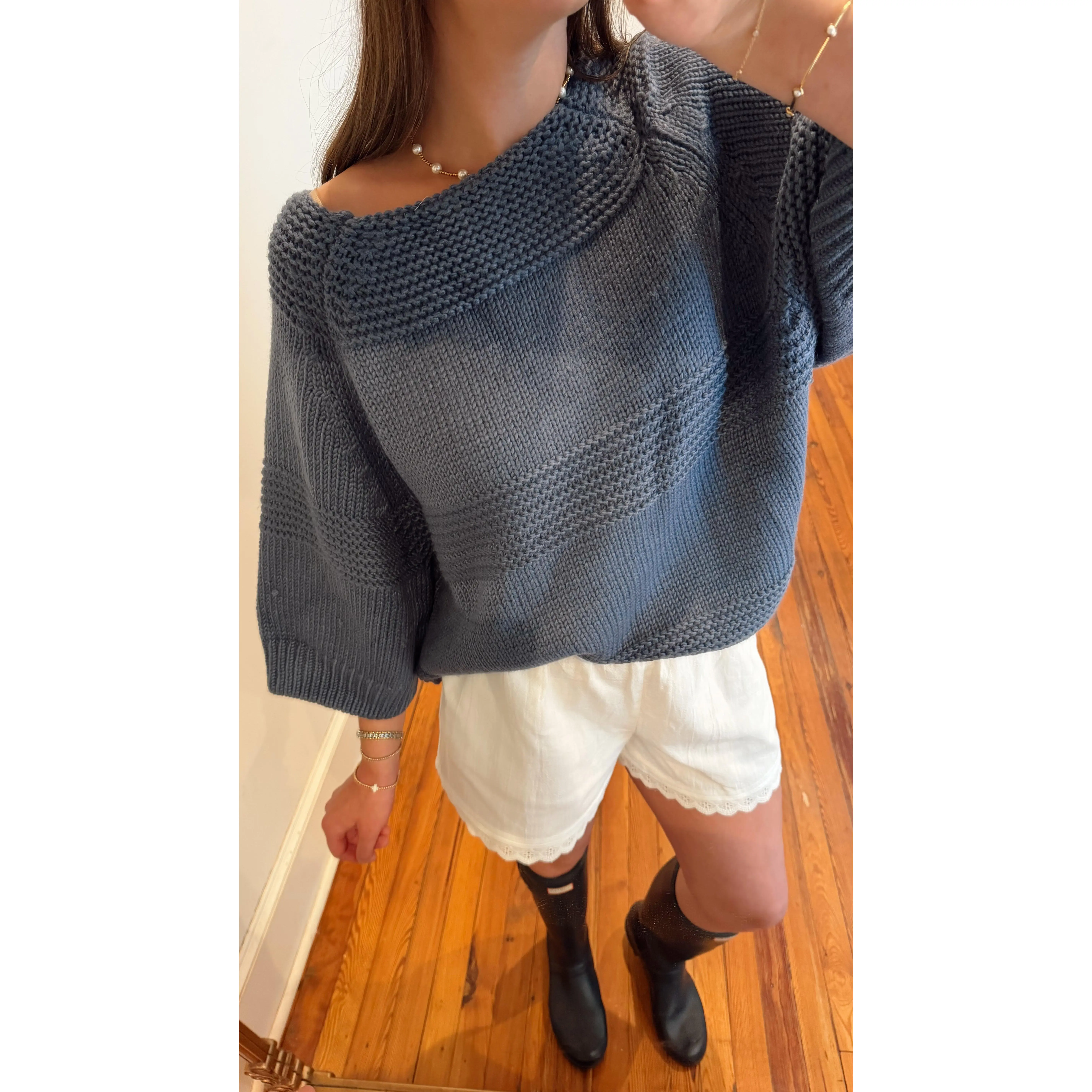 Women's Chunky Look Knitwear Top - Oversized Short-Sleeve Slate Grey Pullover for Fall Transitional Wear, Tops
