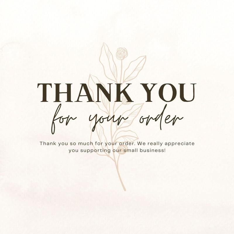 [Made in USA] Senior Mom 2026 Sweatshirt Classic Graduation Graphic Crewneck Pullover, Proud Senior Mama Outfit, Cozy School Event Wear, Meaningful Class of 2026 Gift for Mothers