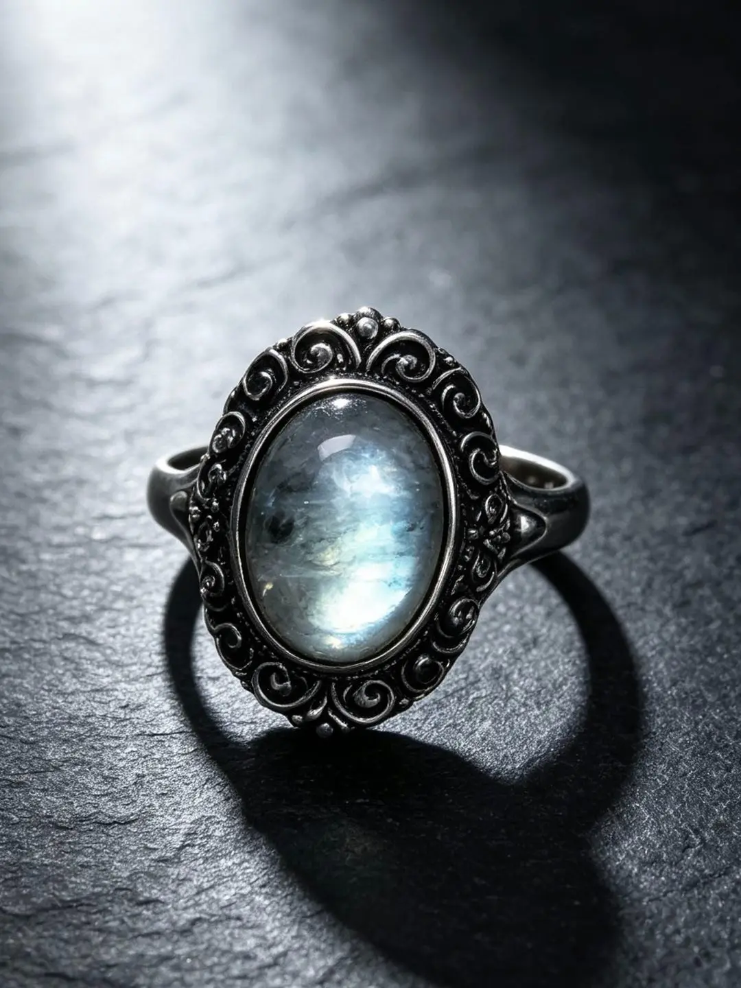 Vikki(25843)gc.Vintage Carved Labradorite Statement Ring, Antique Silver Crystal Jewelry
