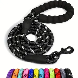 1 piece leash dog leash with a comfortable padded grip, 15 meters in length, with a highly reflective thread design, suitable for medium to large dogs, 1/2 inch in width and black in color