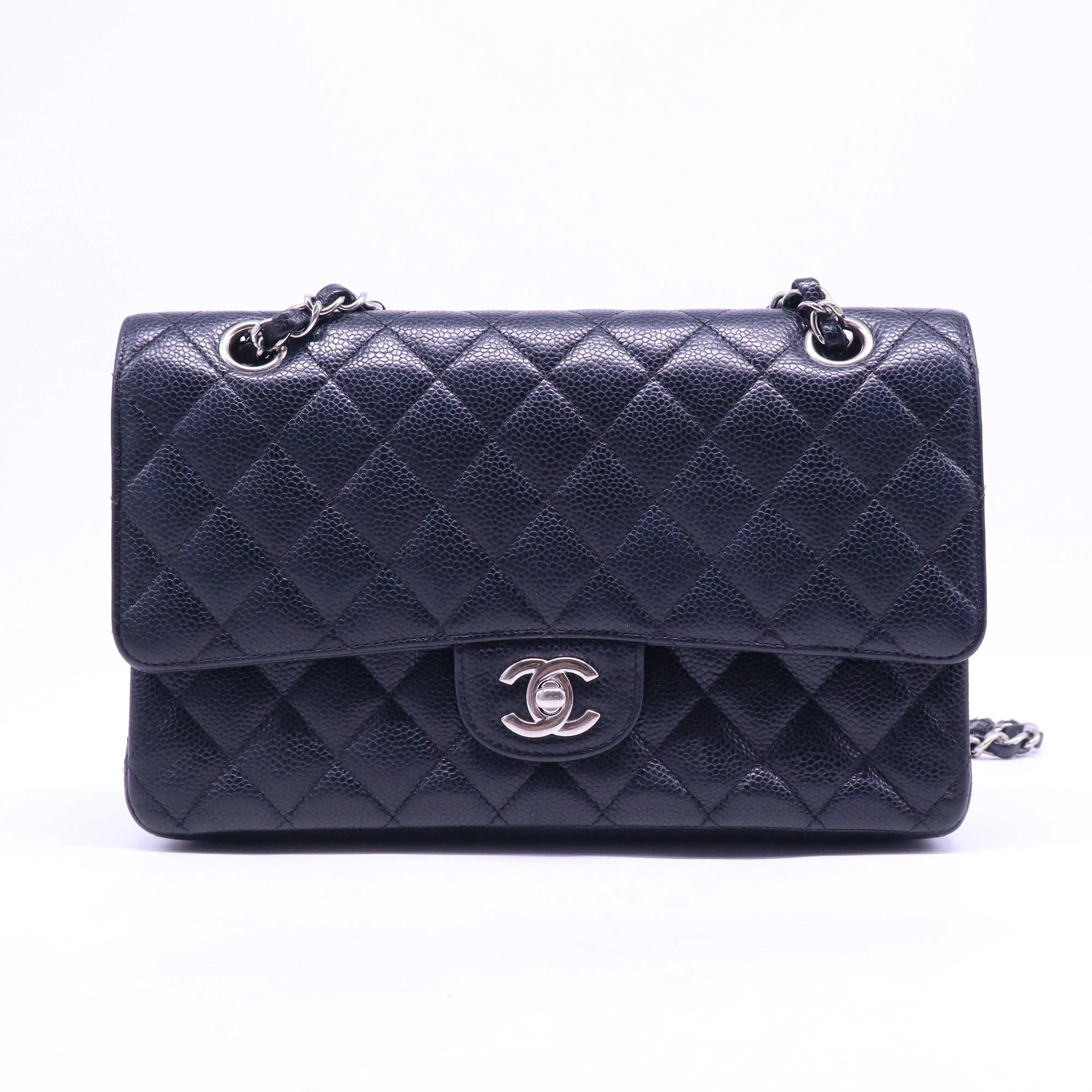 Pre-owned CHANEL Leather Shoulder bags Vintage Classic Double Flap Bag Quilted Caviar Medium B21144