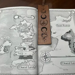 Acotar Engraved Leather Bookmark