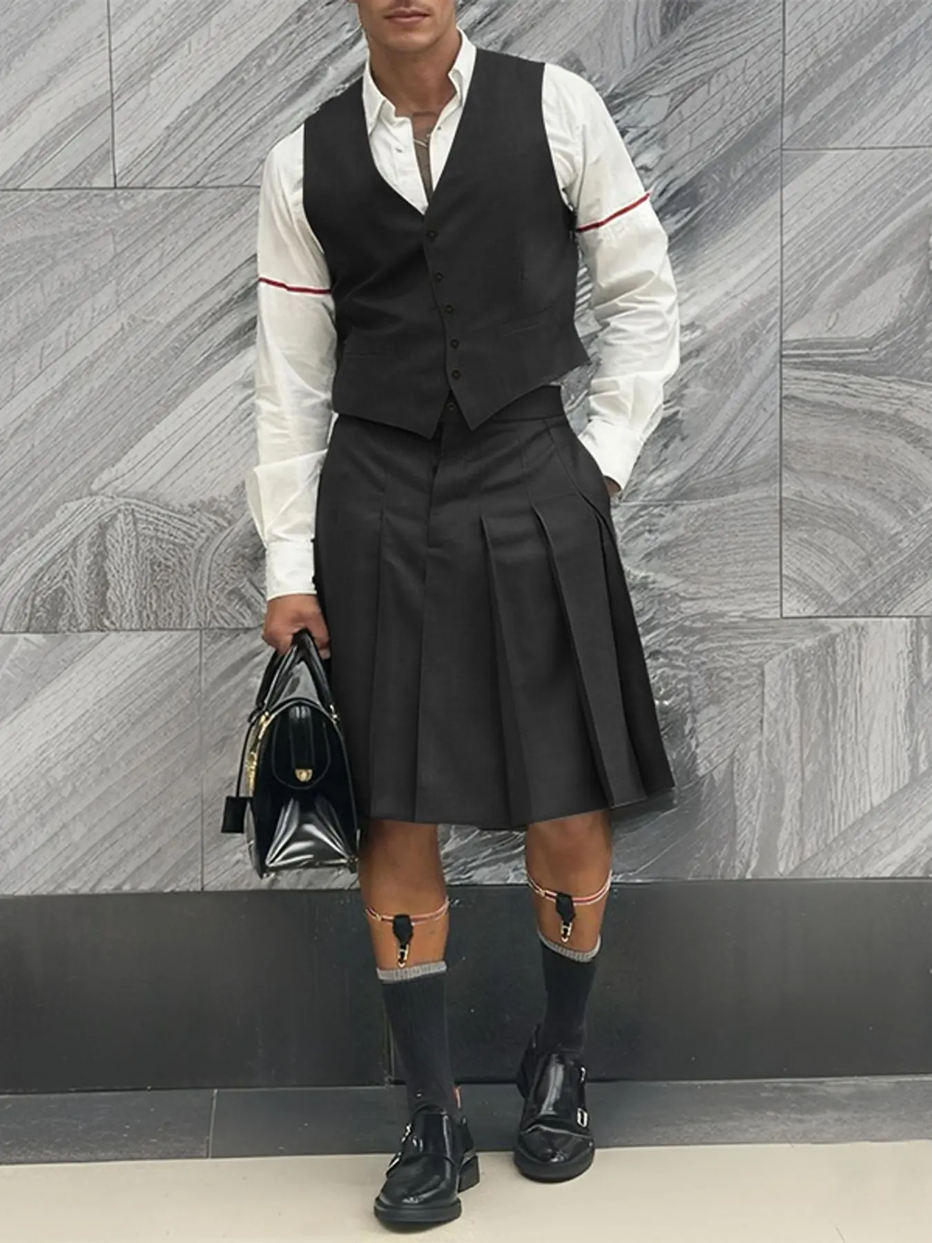 INCERUN Men's Casual Fashion Matching Set, Solid Pleated Skirt + Sleeveless Solid Vest Two-Piece, Stylish Men's Clothing, Perfect for Everyday Wear