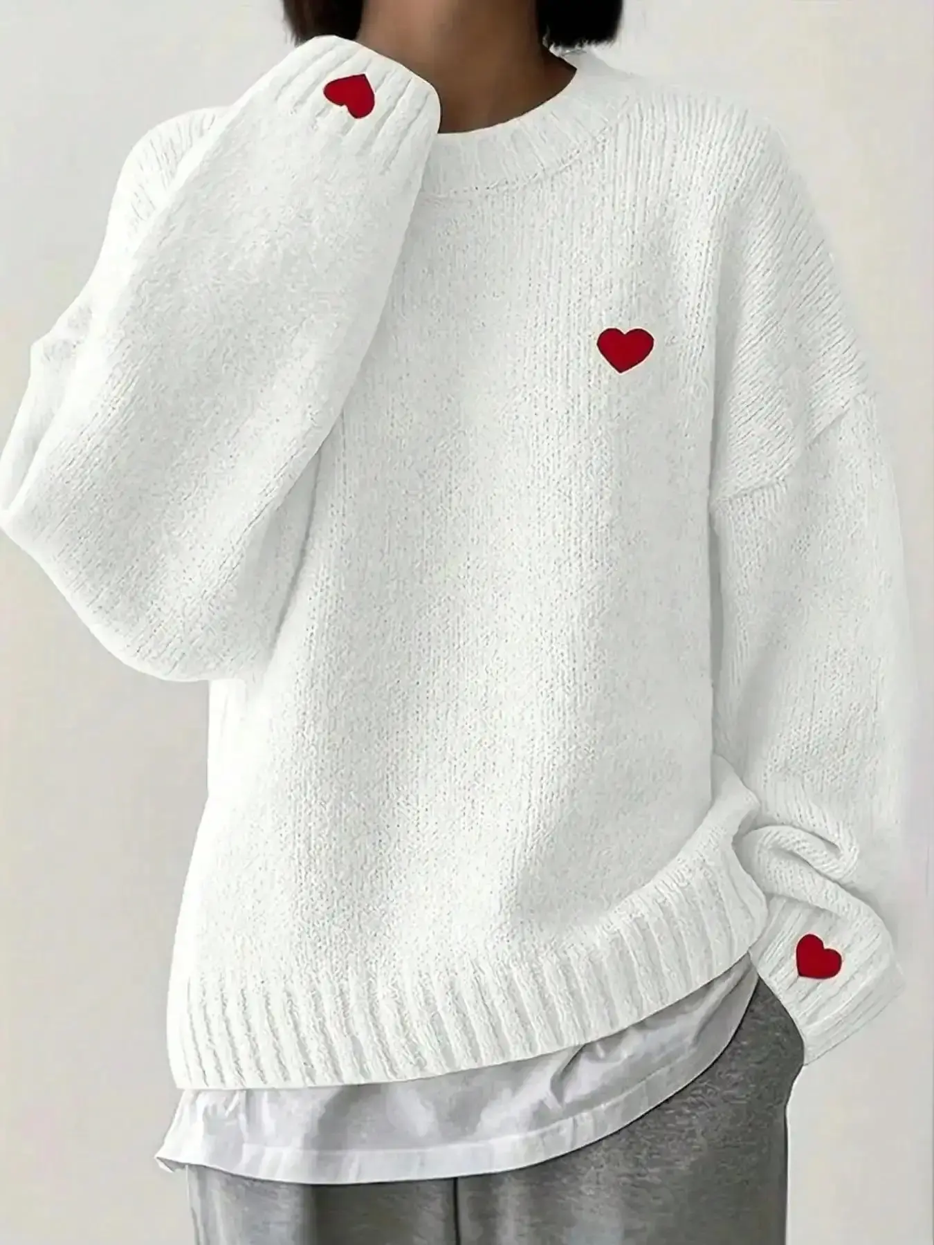 Women's Fashion Heart Decor Knitted Sweater, Round Neck Long Sleeve Loose Fit Sweet Style, Basic Casual Spring Fall Daily Wear Top Knitwear Womenswear Fitted Knitting
