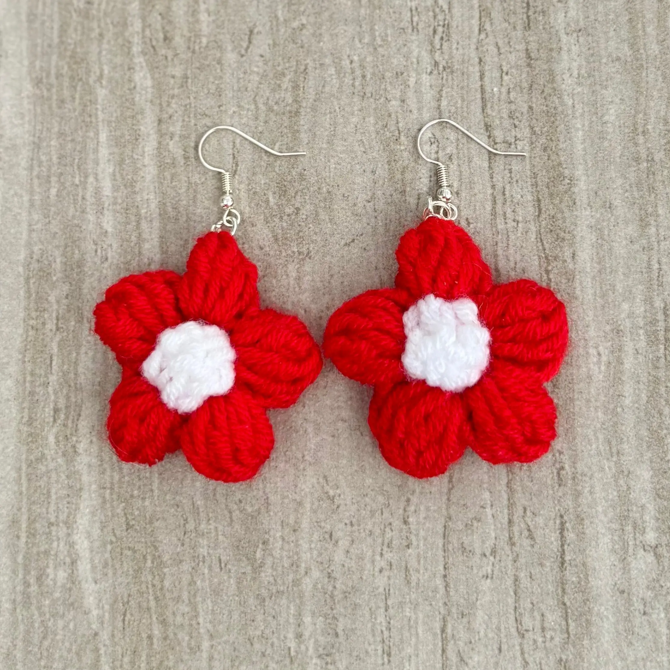 UW Madison Badger Dangles - Red & White Crochet Daisy Earrings 1.6 Inches Lightweight Handmade for Game Days Tailgates & Coffee Runs Classic Style