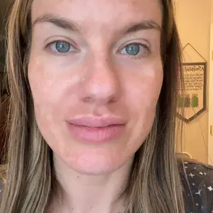Product Review of [NEW] [medicube] No Cast Just Glow Collagen Sunscreen | SPF 50 Broad Spectrum Face Sunscreen | Lightweight, Non-Sticky, Hydrating Formula | No White Cast or Residue | Peptide, Cica for Soothing & Natural Glow from A**y S**s ** W** R**R **