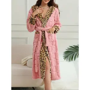 Women's long plush robe, soft and warm hooded bathrobe, loose winter knitted fabric, ideal for bathtubs and spa showersRAIMENTRY