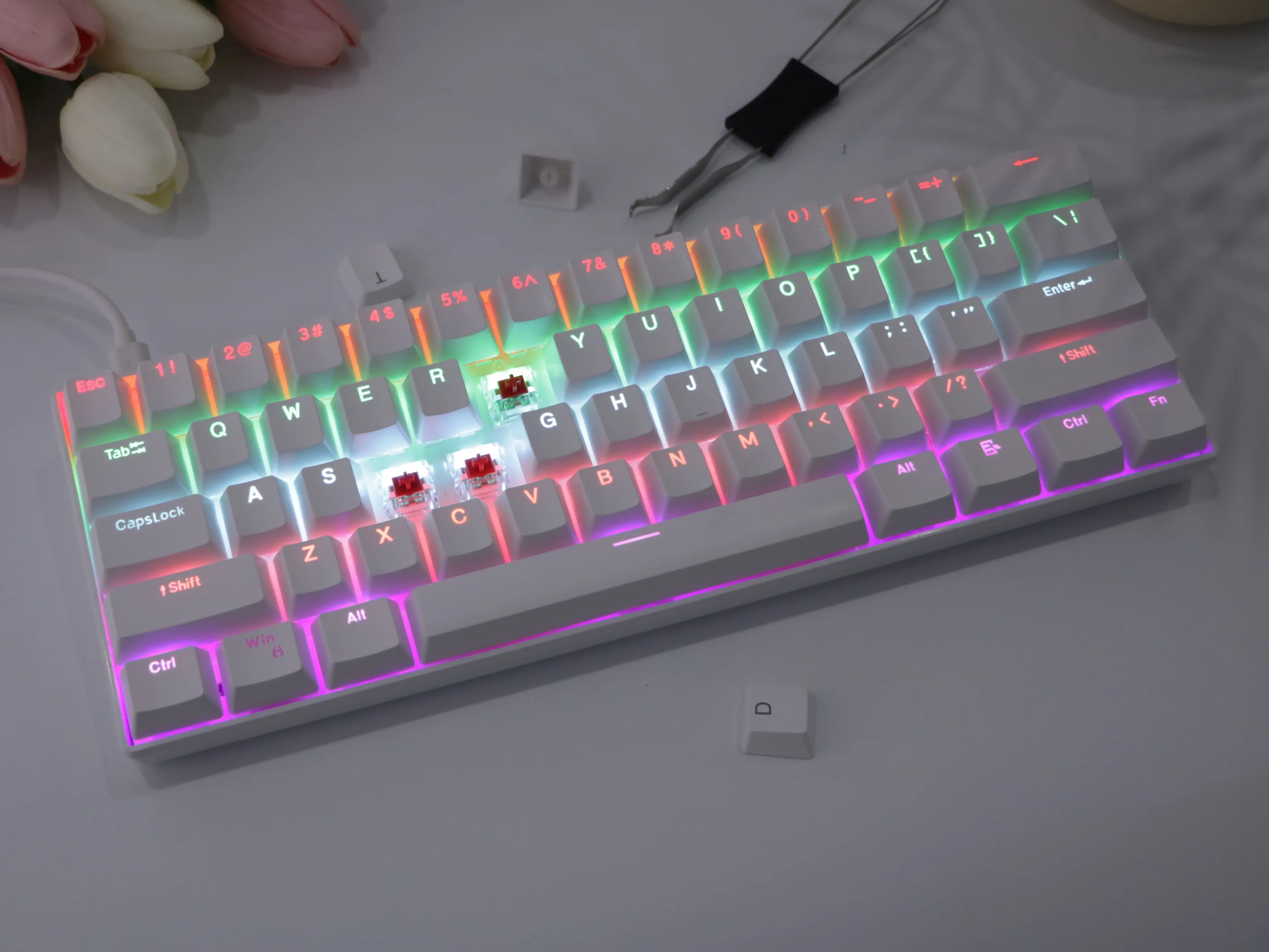 White 61-Key Compact Mechanical Keyboard with Hot-Swap Switches, Hot-Swap Keys, Upgraded RGB Backlit Effects, Ergonomic Layout, DIY Switch Compatibility for Laptops/PCs - Ideal for Office Work, Gaming, Entertainment