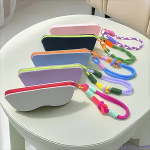 Silicone Glasses Case with Strap, Dopamine Eyewear Pouch, Sunglasses Storage Bag, Wrist Carry Glasses Holder, Portable & Protective, Stylish & Functional