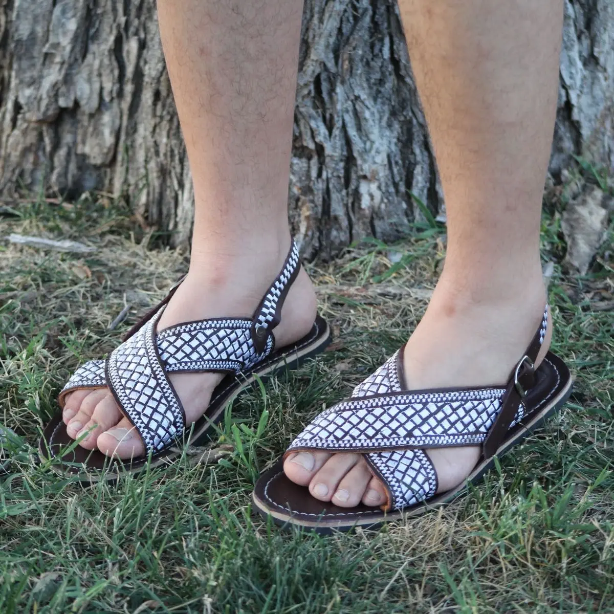 Burgundy Diamond Huarache Cruzado de Piel Bordado