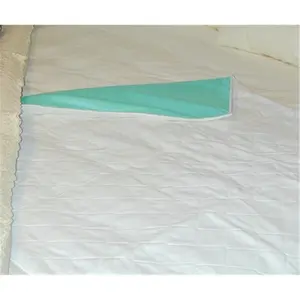 212 MAIN Reusable Quilted Bed Pad for Reptiles & Amphibians, 4-Ply Brushed Nylon, Leak Prevention, Moisture Proof, Machine Washable