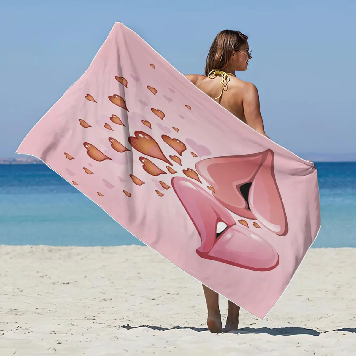 Digital Print Microfiber Beach Towel Heart Kiss Design Portable Yoga Towel Bath Towel Suitable for Bathroom Outdoor Beach Use