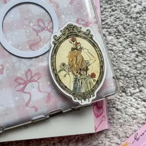 Vintage Aesthetic Phone Grip, Alice in Wonderland Inspired Phone Holder, Victorian Renaissance Girl Griptok, Floral Gold Frame Phone Accessory, Whimsical Fairytale Gift for Her