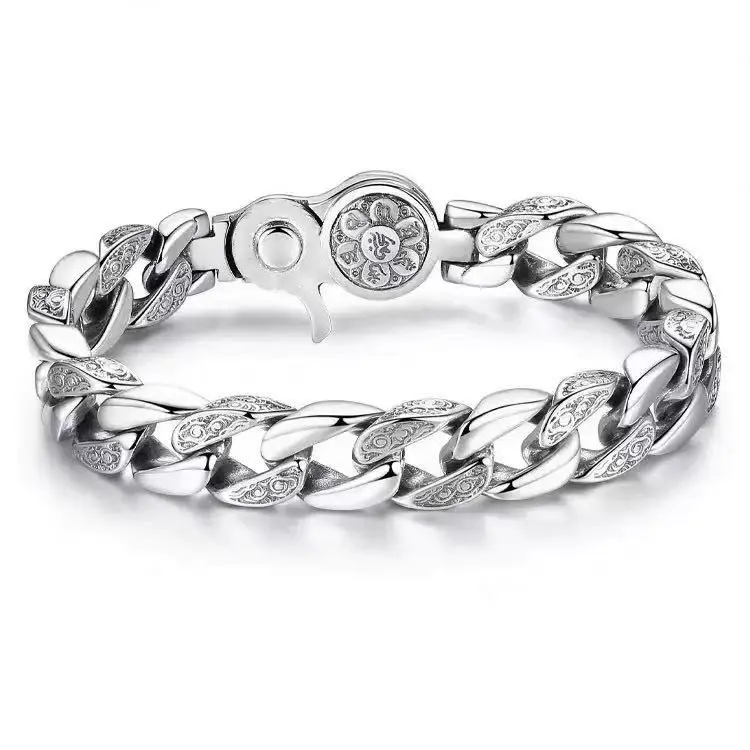 Silver-Tone Polished Chain Bracelet - Unisex Costume Jewelry, Sleek Appearance, Versatile Accessory, Suitable for Daily Wear, Thoughtful Gift Option for Family & Friends