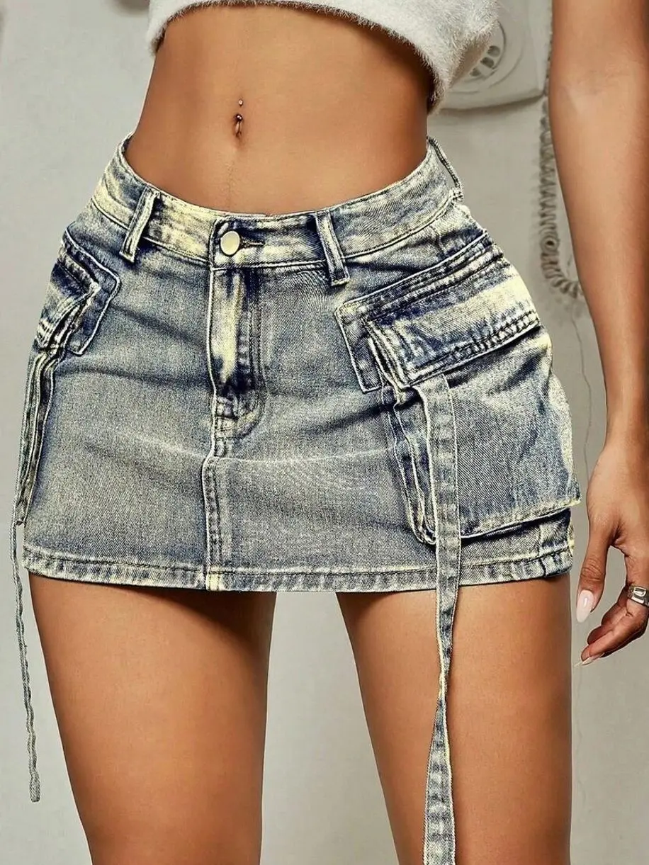 Women's High Waist Cargo Mini Skirt with Flap Pocket Detail and Side Slit for Casual Everyday Wear