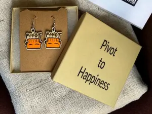 Friends Pivot Couch Earrings - Customizable Pivot Box - Unique TV Show Jewelry - Gift for Her - Sitcom Fan Earrings - Quirky Fun Accessory
