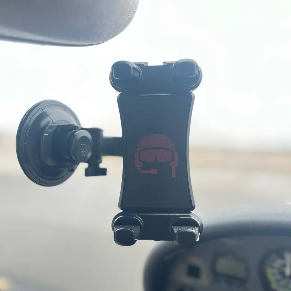 FlightPro ProAviator Rock-Solid iPad Suction Cup Mount for Pilots