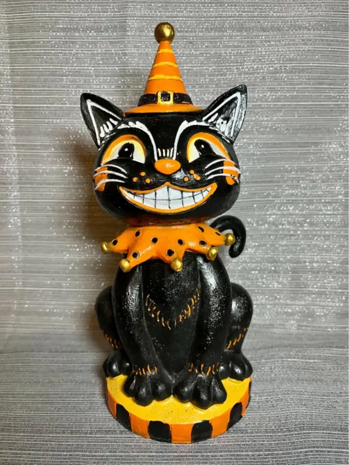 Vintage Halloween Black Cat Figurine, Retro Style Sitting Cat with Jester Hat and Collar, Spooky Cute Collectible Statue for Haunted House Tiered Tray Decor Halloween Black Cat Statue Vintage Retro