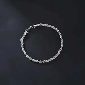 Fashionable and Minimalist Spiral Twisted Texture Silver Bracelet, Full of Three-dimensional Sense and Luster, Suitable for Men's Daily Wear or Holiday Gifts