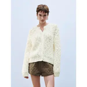 URBAN REVIVO Women's Minimalist Wool Blend Knitwear, Casual Crewneck Long Sleeve Pullover Sweater