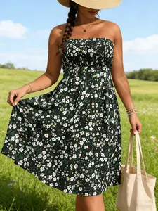 Plus Size Ditsy Floral Halter Sleeveless Dress, Womenswear Casual Wear, Elastic Halter Top & High Waist A-Line, Fresh Farmhouse Style, Summer, Perfect for Vacation & Date
