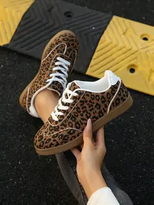 Classic Women's Leopard Print Flat Lace-Up Casual Shoes, Lightweight All-Season Wear, Fashion College Style, Comfortable and Stylish Walking Shoes