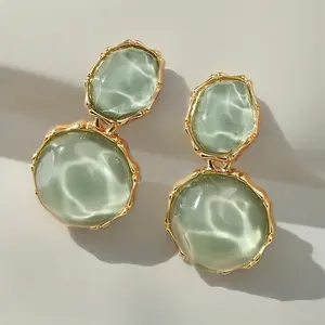 A Pair of Bohemian Geometric Oval Resin Drop Earrings, Exuding Vintage Elegance, Perfect for Women'S Daily Casual Wear And Party Occasions, a Creative Gift