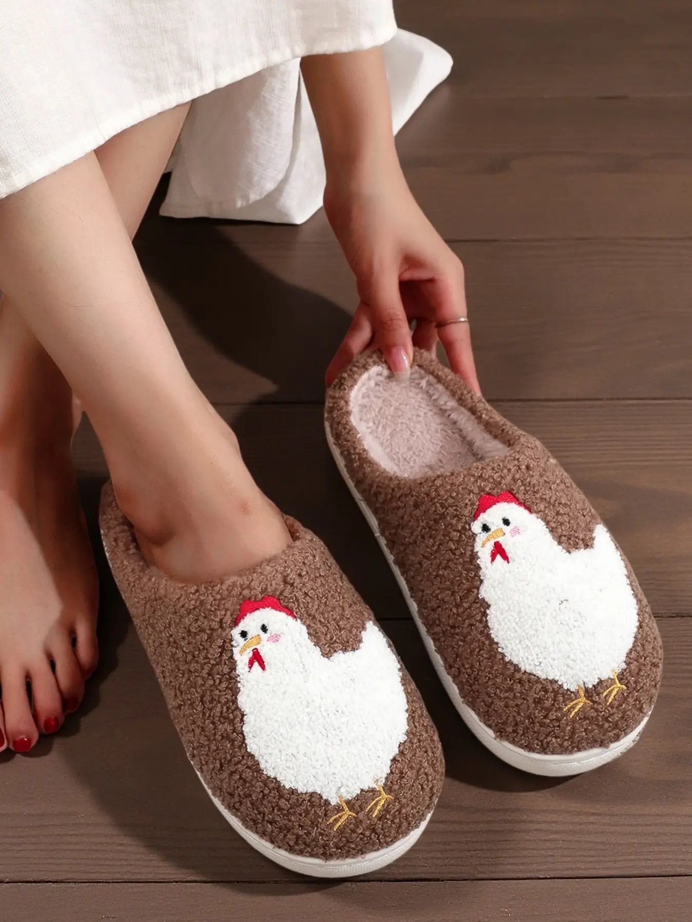 Soft Plush Hen Slippers, Cute Chicken Embroidered Indoor Outdoor Shoes, Warm Non-Slip Fall Winter Gift for Farm Parents, Fuzzy House Slippers