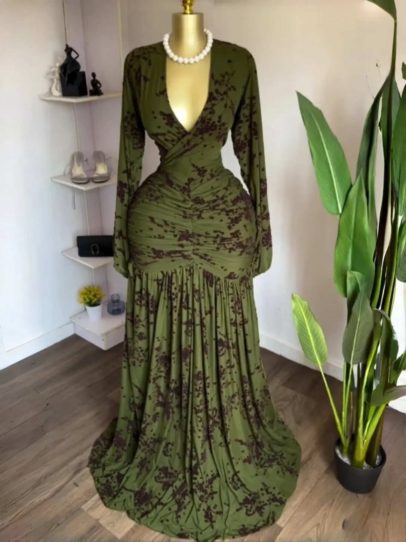 PULKRITU Elegant Chic Formal Fitted Women's Floral Velvet Long Sleeve Dress, V Neck Ruched Mermaid Tail, Fall Winter Wear, Birthday Holiday Long Gown, Evening Party Dresses, Elegant Fashion Dress