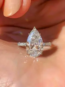 Teardrop-shaped ring for women – An elegant, sparkling fashion ring, suitable for parties, special occasions, and as a gift.