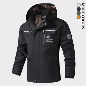 Men’s casual softshell hooded jacket with a fashionable patterned print and detachable hood, lightweight windproof workwear, suitable for everyday and outdoor wear in spring/autumn