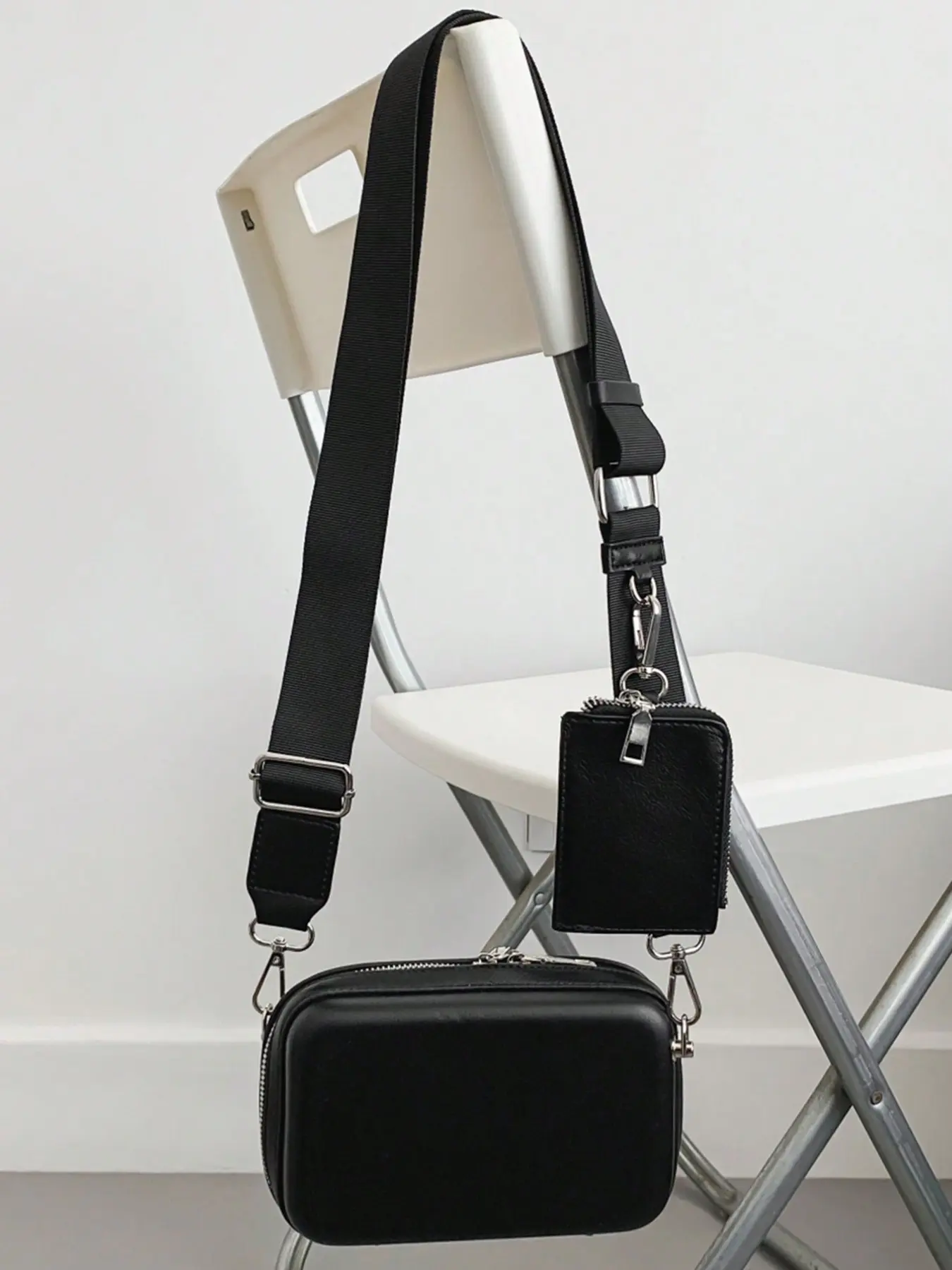 Trendy, simple, versatile, personalized and casual women's bag with a lightweight single shoulder crossbody bag, suitable for daily occasions such as commuting, shopping, dating, gatherings, and going out, Casual Messenger Bags