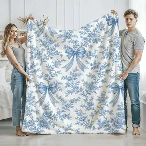 1Pc Blue Floral & Bowknot Pattern Soft Flannel Throw Blanket - All-Season Cozy Lightweight Luxury Bedspread, Blue & White Contemporary Bedding For Couch, Bed, Travel, Office - Multi-Size Hand Washable Gift Blanket With Elegant Bow Design