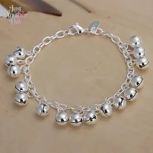This 925 sterling silver bracelet with pendant is stylish and beautiful, high-quality, and suitable for women to wear on occasions such as weddings and parties.